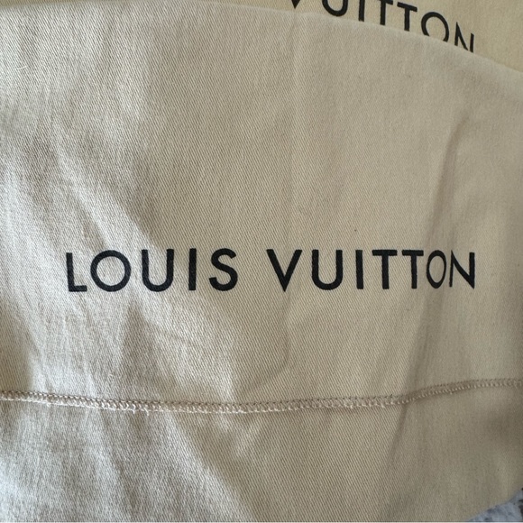 Louis vuitton dust covers - Picture 2 of 5
